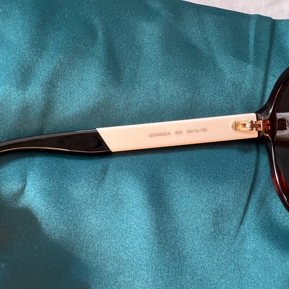 Gucci Aviators - Picture 3 of 5